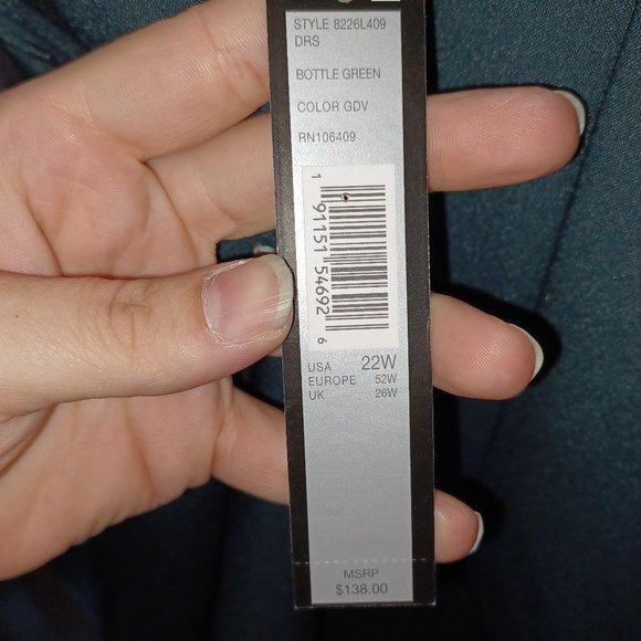 ⭐️ Tahari Dress Women's Size 22W. NWT - Picture 4 of 7